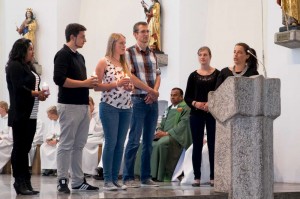 Von links: Sairita Ramirez Cruz, Daniel Schöffel, Katharina Jauch, Stefan Schwarz (2010/11 in Chachapoyas), Pater Bala (sitzend), Carina Arnold (2012/13 in Chachapoyas) und Martina Heim (2010/11 in Chachapoyas).